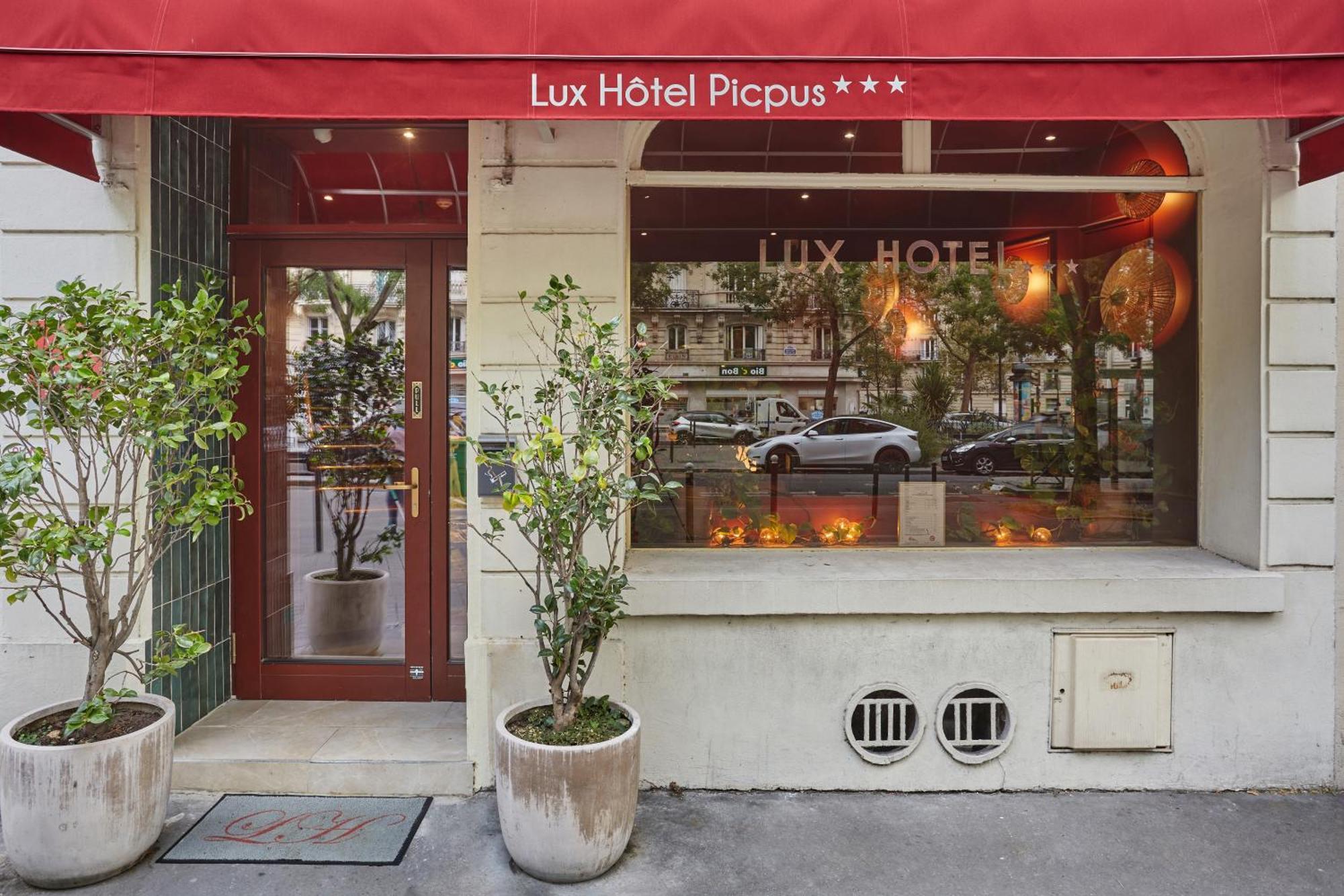 Hotel Lux Picpus Paris Exterior photo