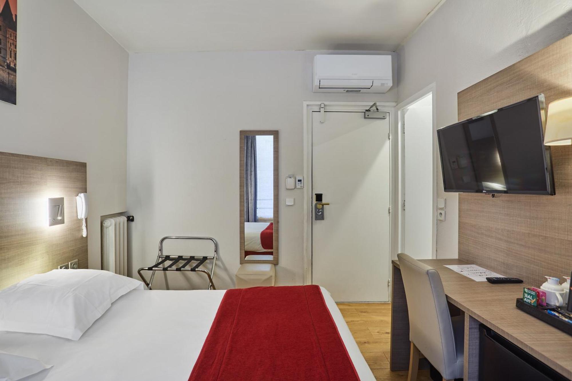 Hotel Lux Picpus Paris Exterior photo