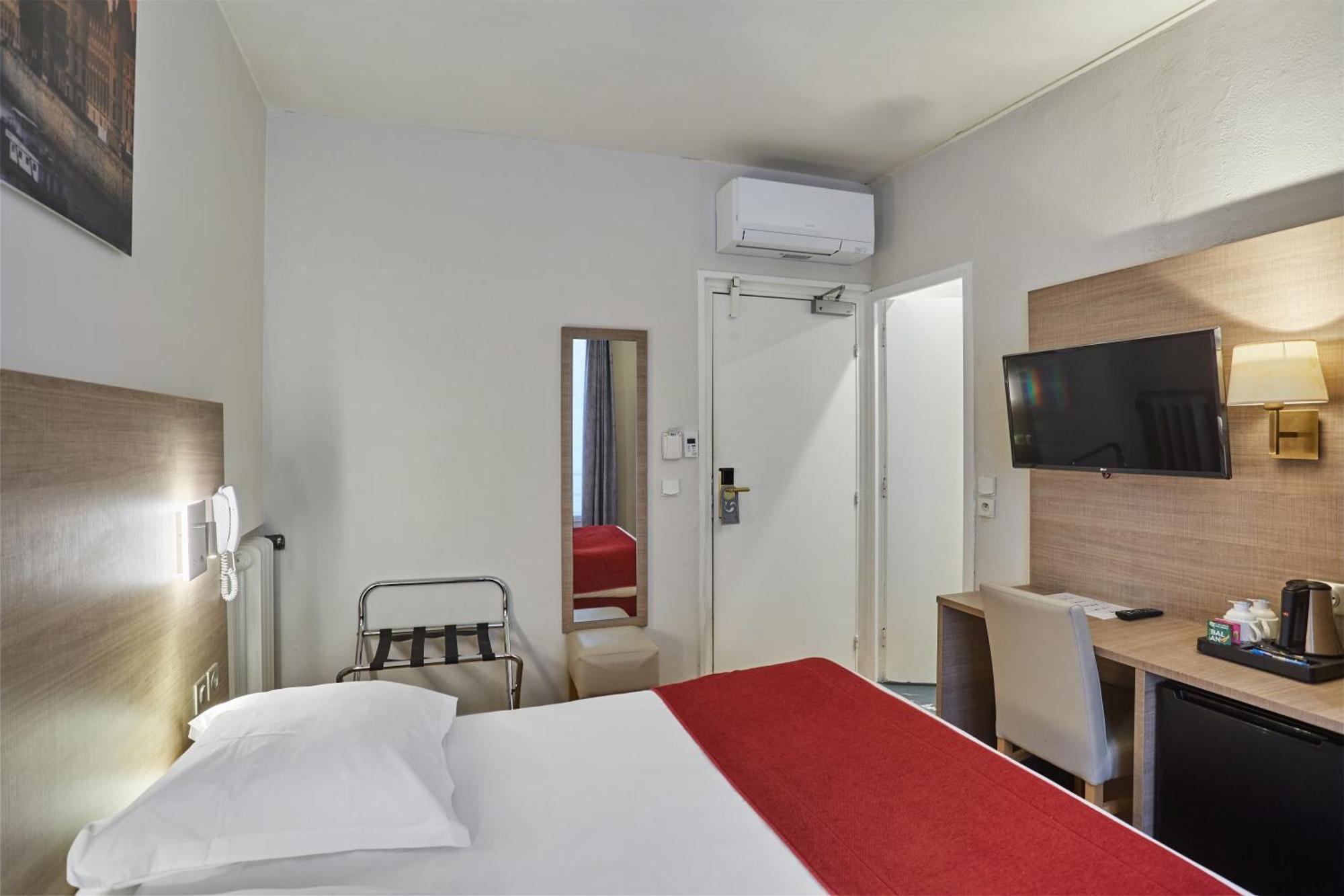 Hotel Lux Picpus Paris Exterior photo