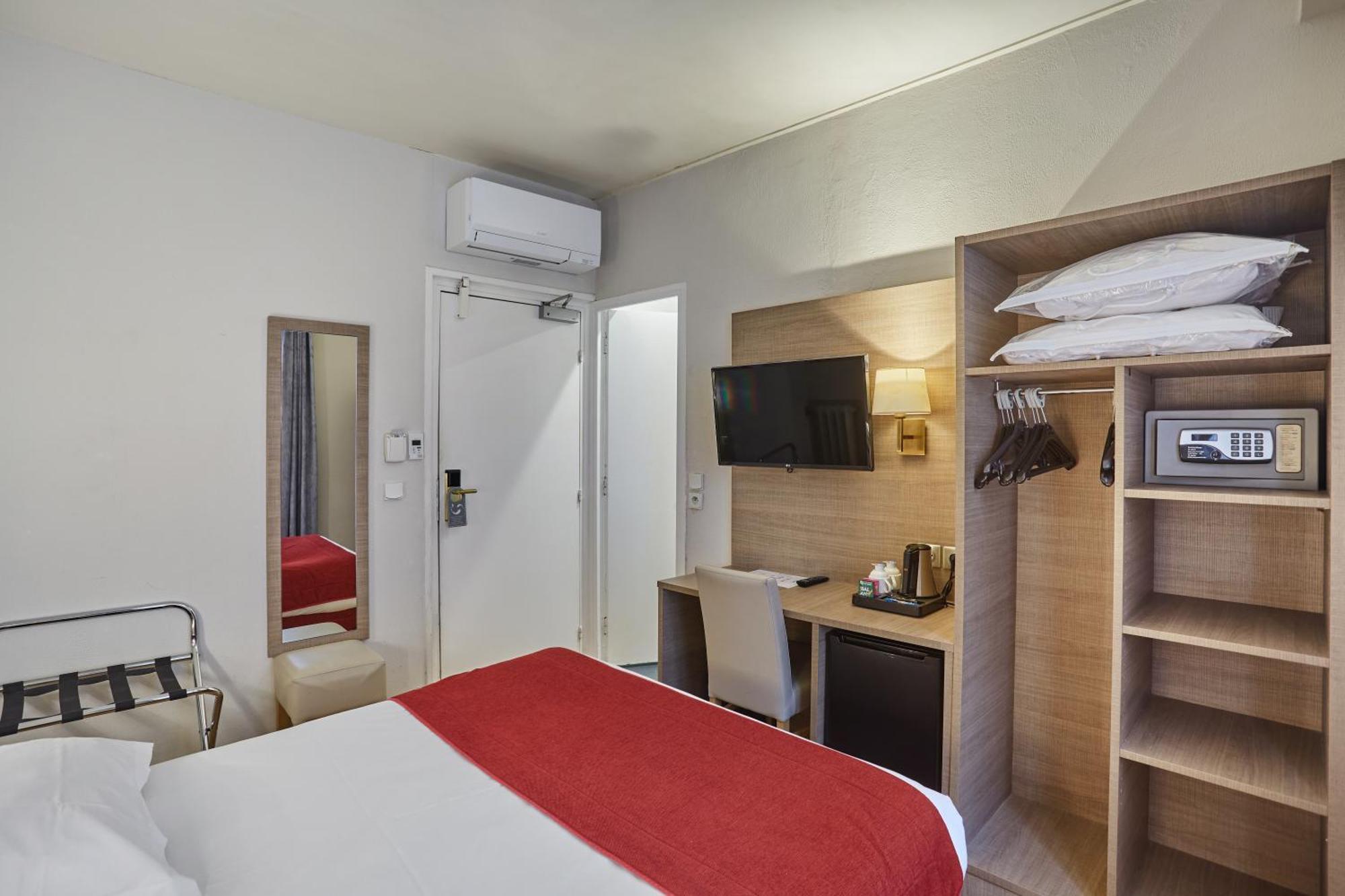 Hotel Lux Picpus Paris Exterior photo